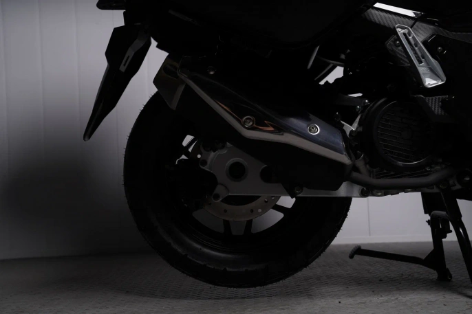 Скутер SPRMOTORS ADV MAX 150 CDI (с боковыми кофрами)